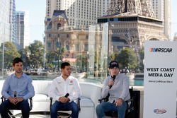 Pilotos Daniel Suárez, Kyle Larson y Ryan Blaney