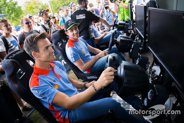 Dani Sordo, Hyundai Motorsport, Hayden Paddon, Hyundai Motorsport, Thierry Neuville, Hyundai Motorsport