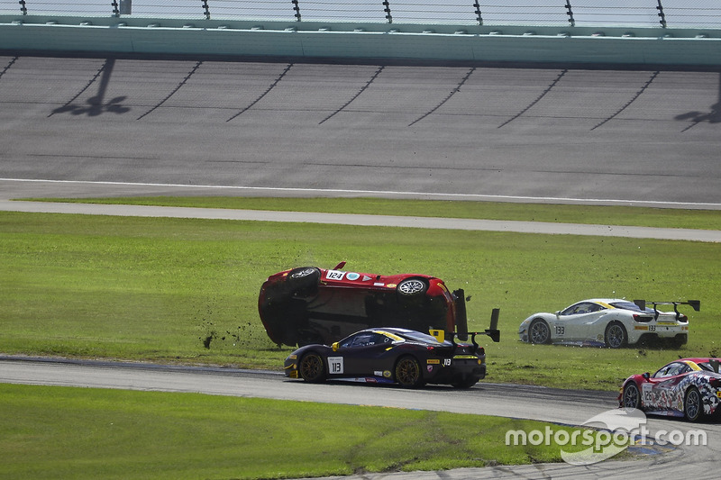 #124 Ferrari of Long Island Ferrari 488 Challenge: Jerome Jacalone, crash