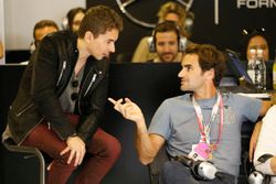 Roger Federer, tenista con Jorge Lorenzo, del equipo de Ducati MotoGP