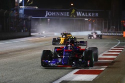 Карлос Сайнс, Scuderia Toro Rosso STR12