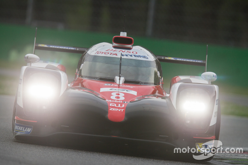 #8 Toyota Gazoo Racing Toyota TS050 Hybrid: Ентоні Девідсон, Ніколя Лап'єрр, Казукі Накадзіма