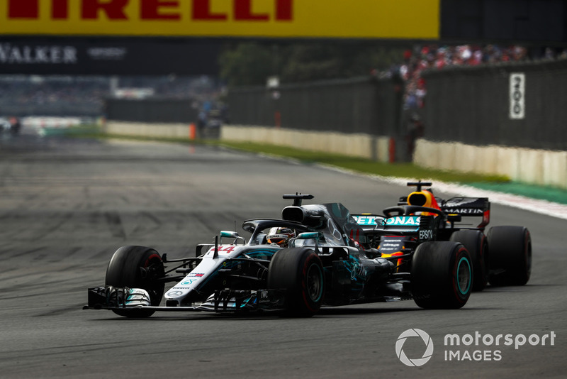 Lewis Hamilton, Mercedes AMG F1 W09 EQ Power+, Daniel Ricciardo, Red Bull Racing RB14