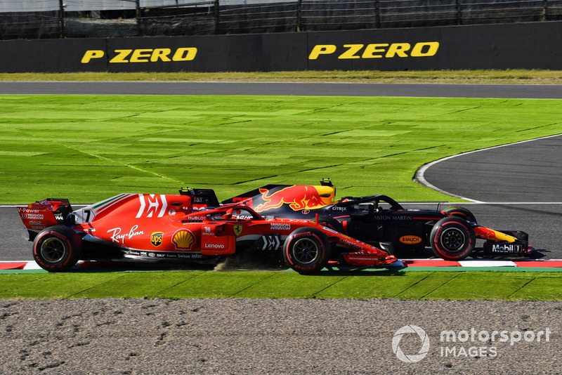 Kimi Raikkonen, Ferrari SF71H y Max Verstappen, Red Bull Racing RB14