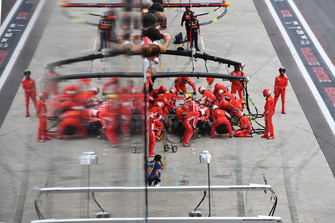 Sebastian Vettel, Ferrari SF71H pit stop