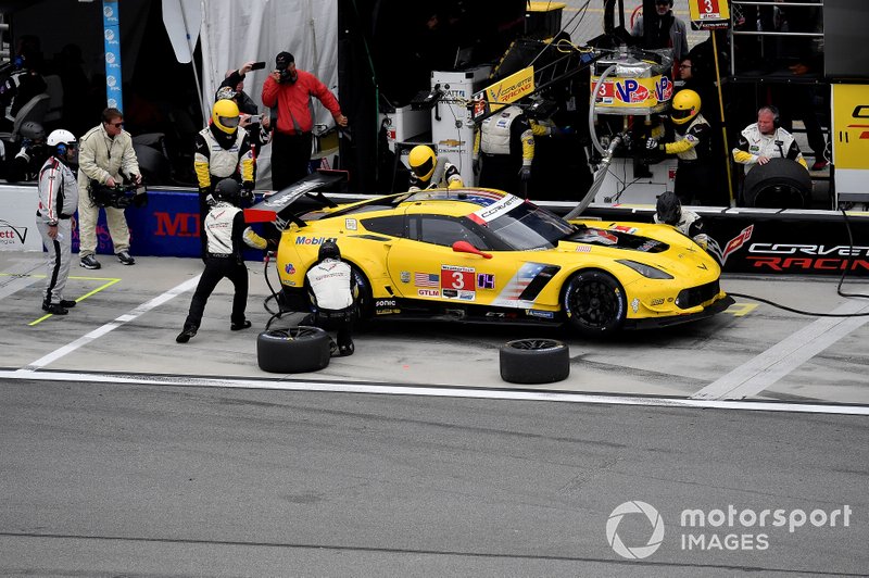 #3 Corvette Racing Corvette C7.R, GTLM: Ян Магнуссен, Антоніо Гарсія, Майк Рокенфеллер