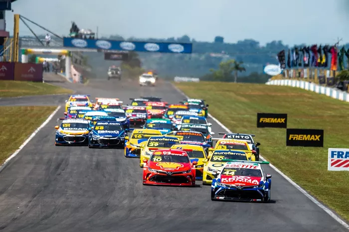 Largada da Stock Car em Goiânia