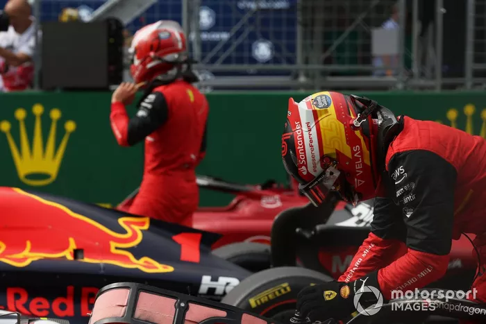 Carlos Sainz, Ferrari, 3ª posición, en Parc Ferme tras la carrera Sprint