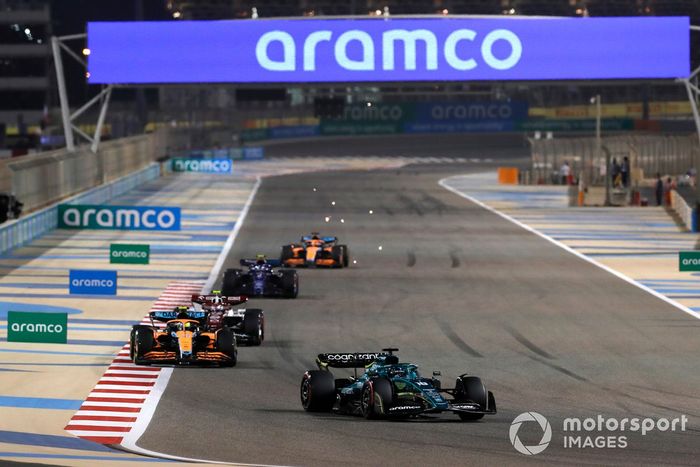 Lance Stroll, Aston Martin AMR22, Lando Norris, McLaren MCL36, Guanyu Zhou, Alfa Romeo C42, Nicholas Latifi, Williams FW44