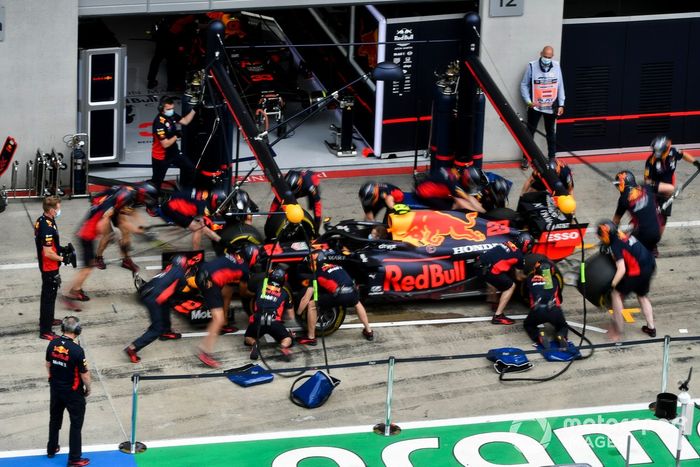 Red Bull Racing practica pitstops