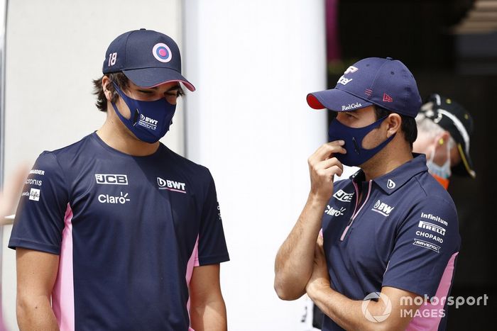 Lance Stroll, Racing Point y Sergio Pérez, Racing Point en pit lane