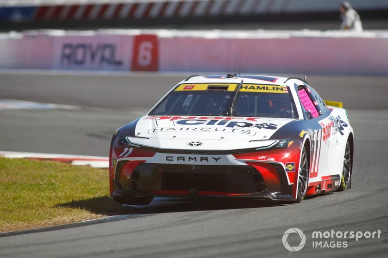 Denny Hamlin, Joe Gibbs Racing, Sport Clips Haircuts Toyota Camry