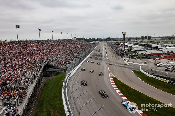 Scott McLaughlin, Team Penske Chevrolet, Colton Herta, Andretti Autosport c/ Curb-Agajanian Honda, Christian Lundgaard, Rahal Letterman Lanigan Racing Honda, Patricio O'Ward, Arrow McLaren Chevrolet, Felix Rosenqvist, Arrow McLaren Chevrolet, salida.