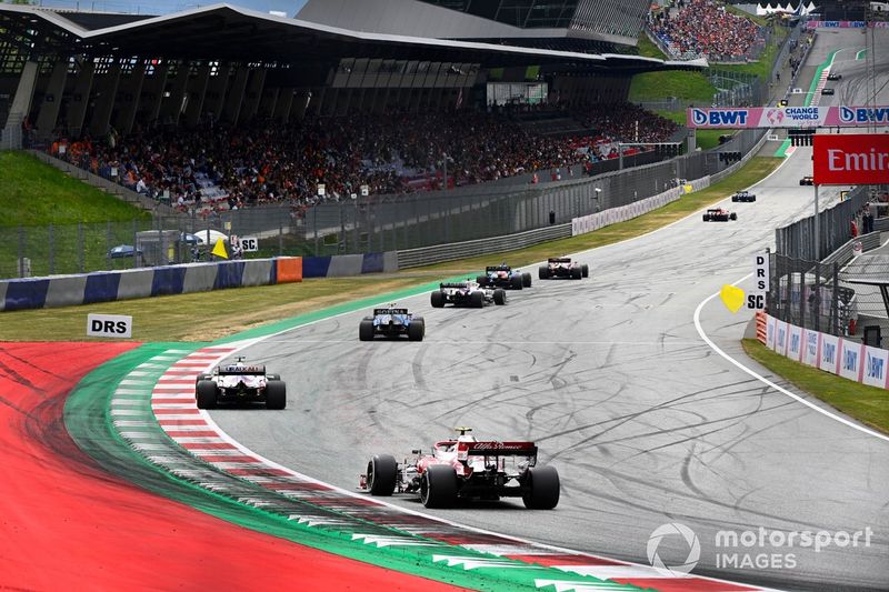 Nikita Mazepin, Haas VF-21, Antonio Giovinazzi, Alfa Romeo Racing C41