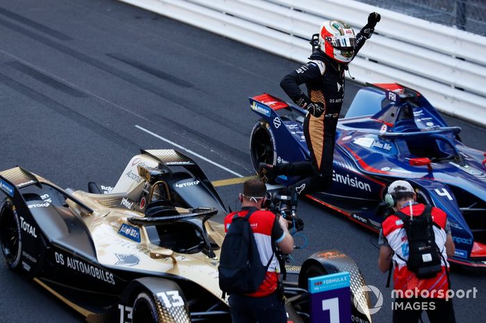 Ganador Antonio Felix Da Costa, DS Techeetah, celebra  en Parc Ferme 