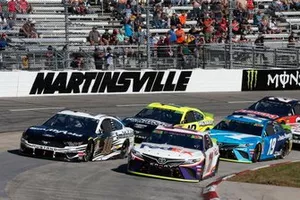Denny Hamlin, Joe Gibbs Racing, Toyota Camry FedEx Freight, Aric Almirola, Stewart-Haas Racing, Ford Mustang Smithfield