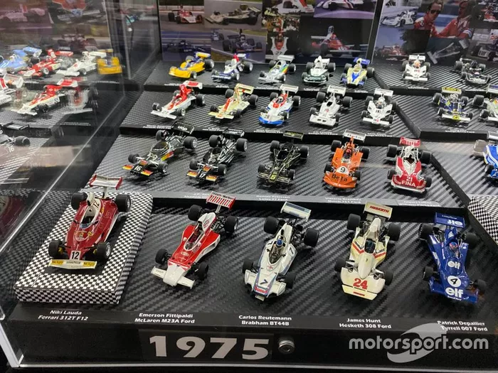 Colección de coches miniatura de F1