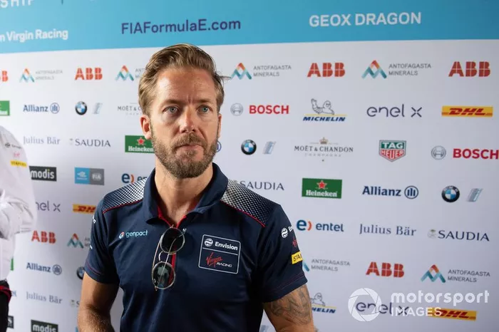 Sam Bird, Virgin Racing talks to the press 