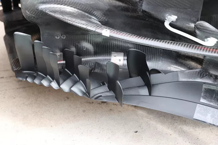 Detalle de los bargeboards del Ferrari SF21