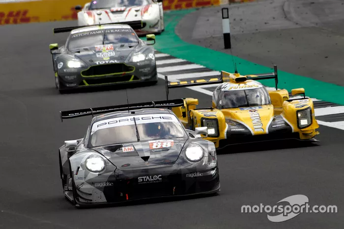 #88 Dempsey Proton Competition Porsche 911 RSR: Matteo Cairoli, Gianluca Roda, Giorgio Roda