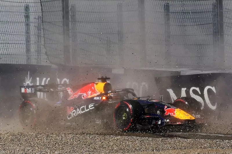 Accidente de Max Verstappen, de Red Bull Racing