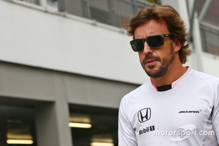 Fernando Alonso chegou ao Q3 e sairá em nono. Jenson Button conseguiu apenas a 13ª posição. Por causa disso, o placar na McLaren agora está em 10 a 4 para o espanhol.