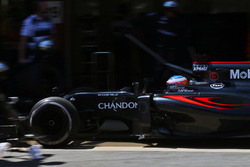 Fernando Alonso, McLaren MP4-31 beim Boxenstopp