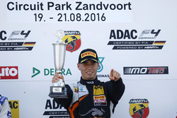 Podio: Sieger Joseph Mawson, Van Amersfoort Racing