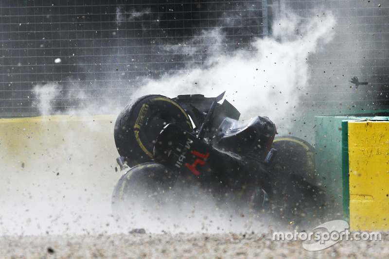 El gran accidente de Fernando Alonso, McLaren MP4-31