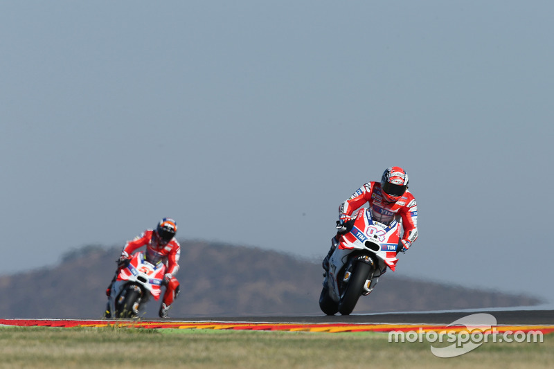 Indes fährt Ducati mit Dovizioso und Pirro an den Top 10 vorbei