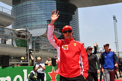 Kimi Raikkonen, Ferrari lors de la parade des pilotes