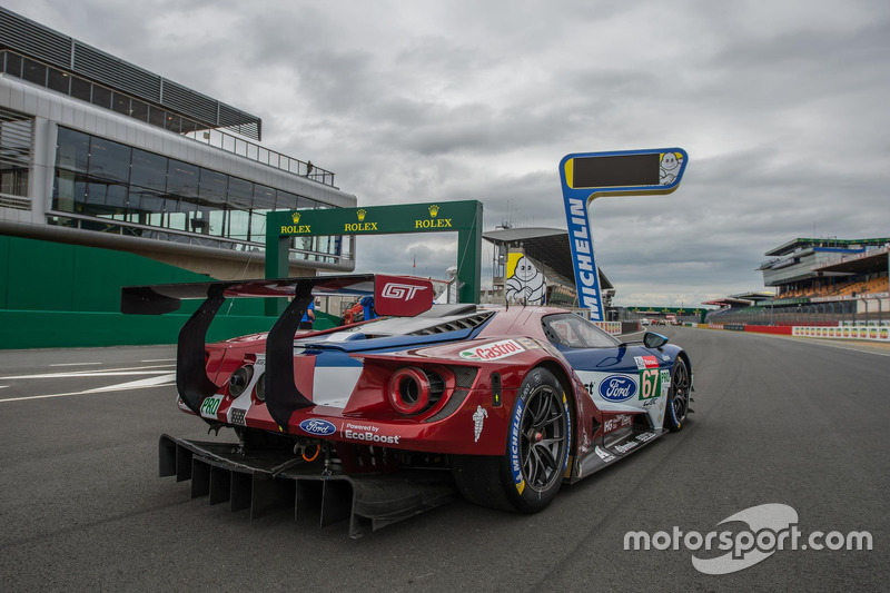 #67 Ford Chip Ganassi Racing Ford GT