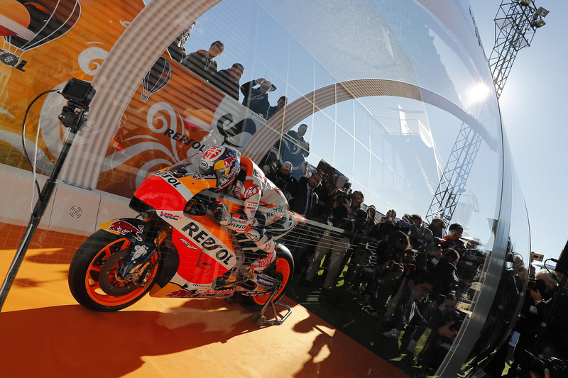 Dani Pedrosa durante el evento de Repsol en 'Fly Madrid'