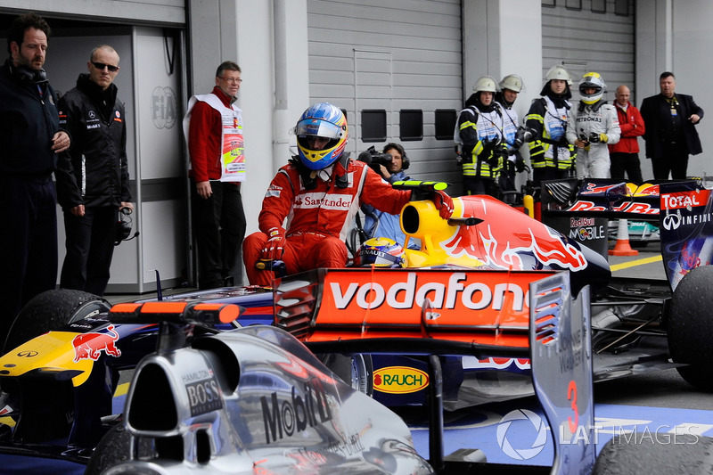 Mark Webber, Red Bull Racing ramène Fernando Alonso, Ferrari