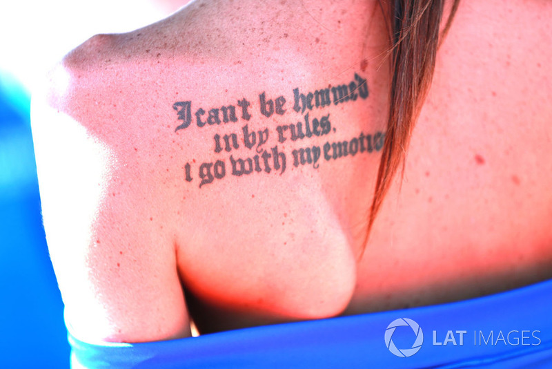 Il tatuaggio di una grid girl