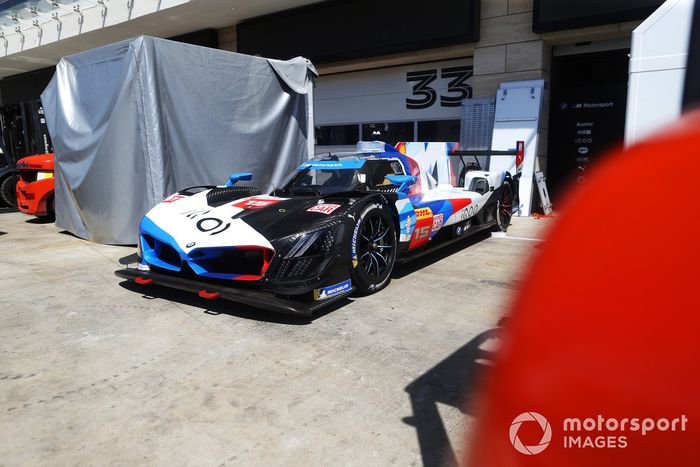 #15 BMW M Team Wrt BMW M Hybrid V8: Dries Vanthoor, Raffaele Marciello, Marco Wittmann