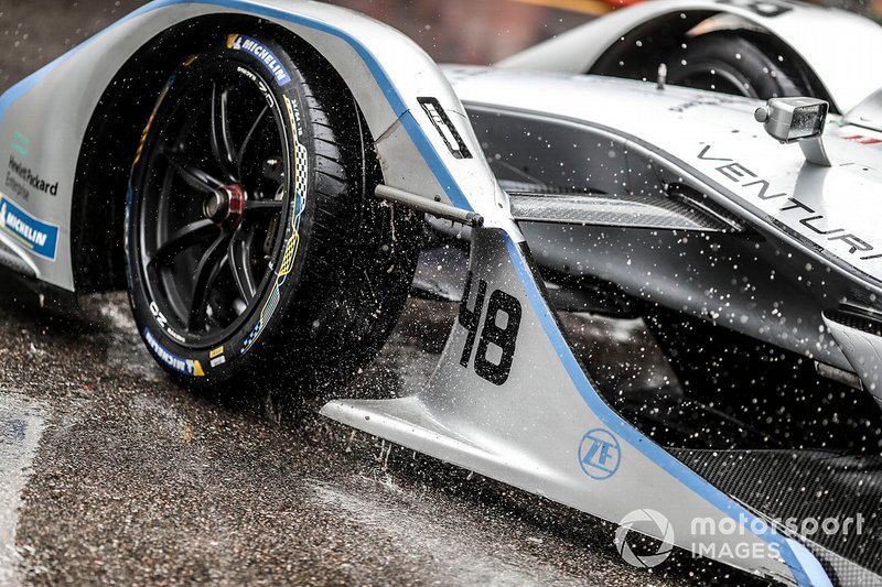 Rain hitting the front of the car of Edoardo Mortara, Venturi Formula E, Venturi VFE05