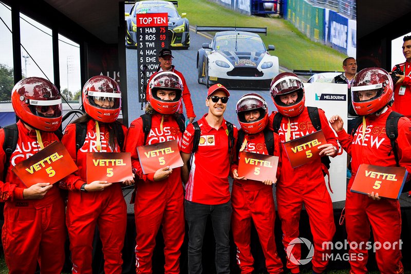 Sebastian Vettel, Ferrari, con i tifosi