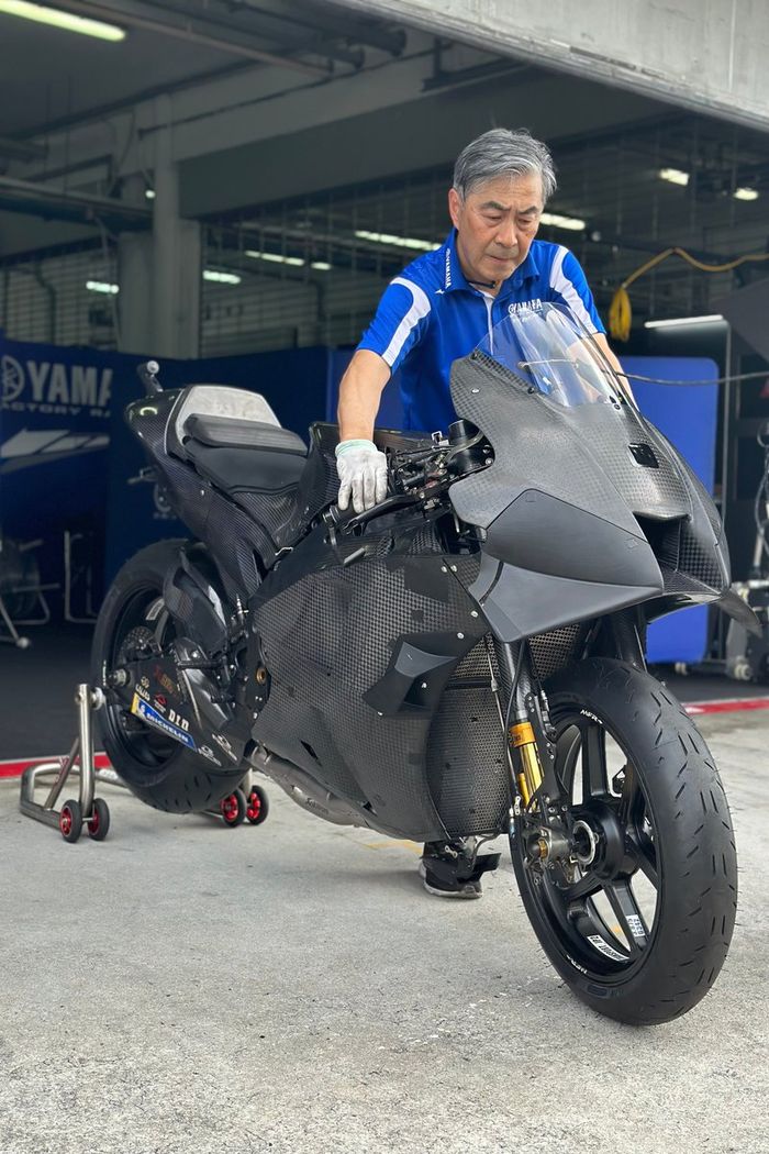 Detalles de la moto Yamaha Factory Racing
