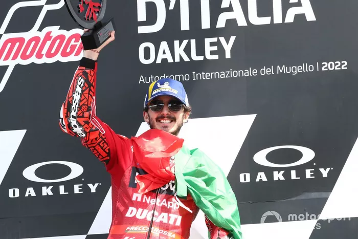 Podio: Ganador de la carrera Francesco Bagnaia, equipo Ducati