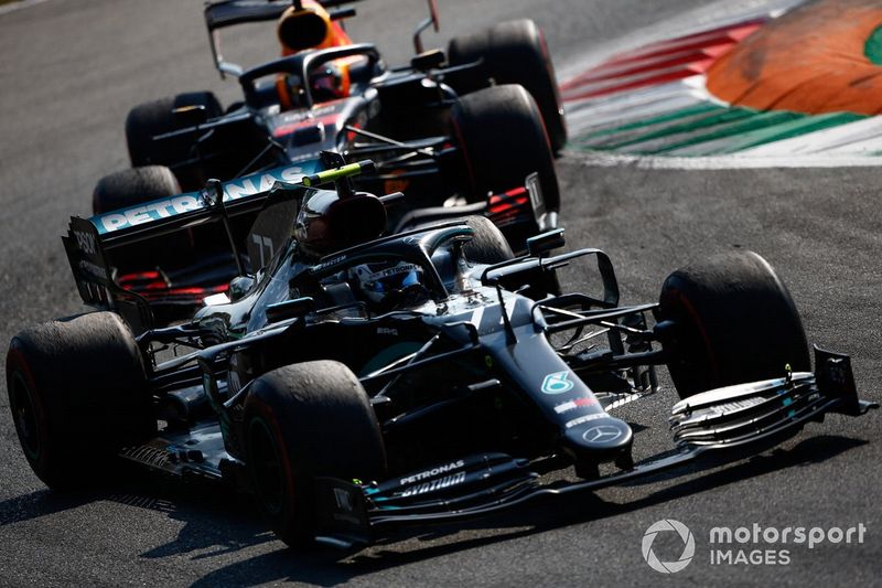 Valtteri Bottas, Mercedes F1 W11, Max Verstappen, Red Bull Racing RB16