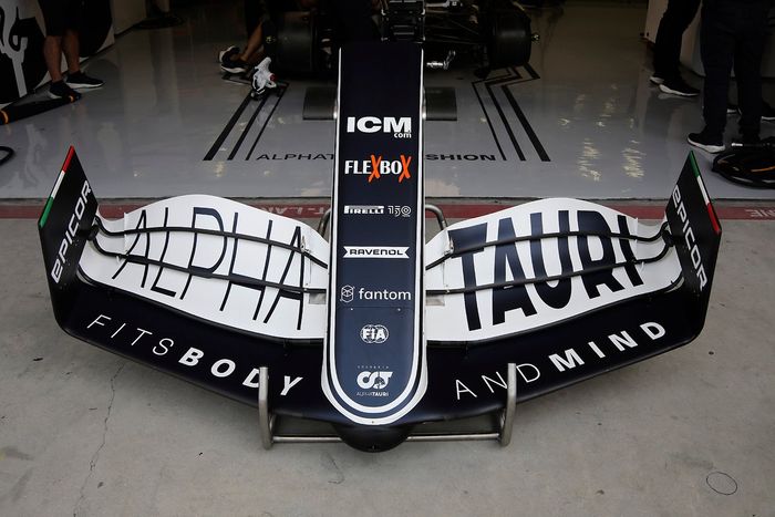 Alpha Tauri AT03 parte frontal