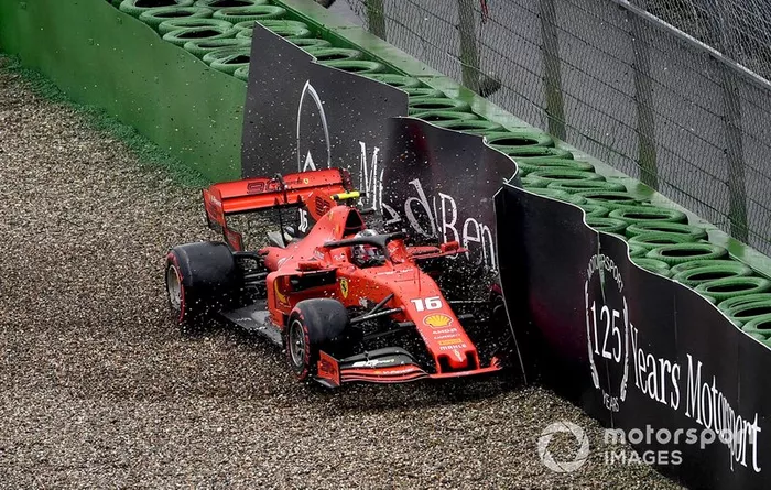 Choque de Charles Leclerc, Ferrari SF90 lo deja fuera de la carrera