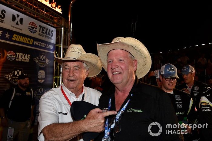 Roger Penske, Team Penske Chevrolet celebra en victory lane