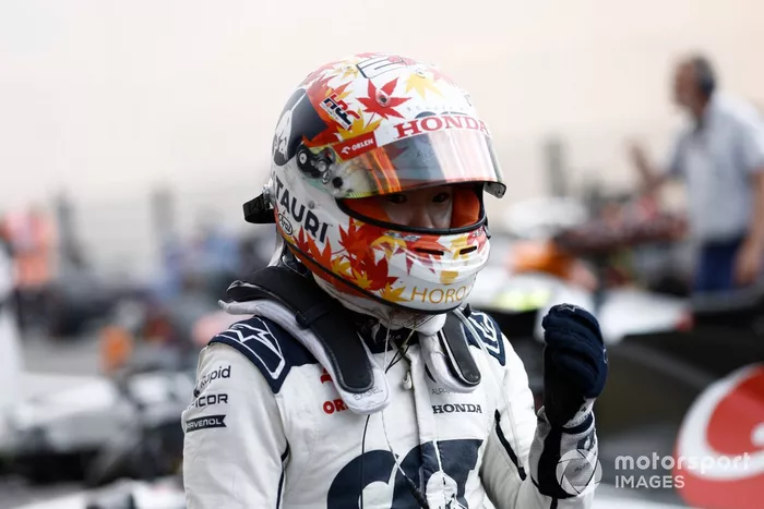Yuki Tsunoda, establo AlphaTauri, en Parc Ferme