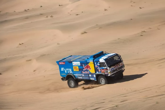 #500 Team KAMAZ Master: Eduard Nikolaev, Evgenii Iakovlev, Vladimir Rybakov