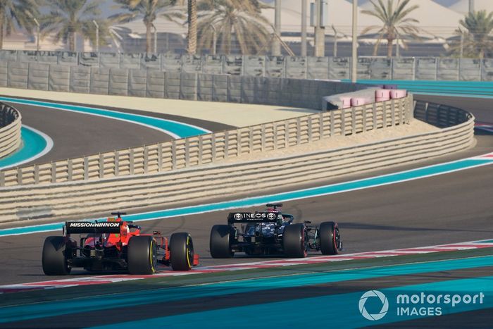 Charles Leclerc, Ferrari SF21, George Russell, Mercedes W12 