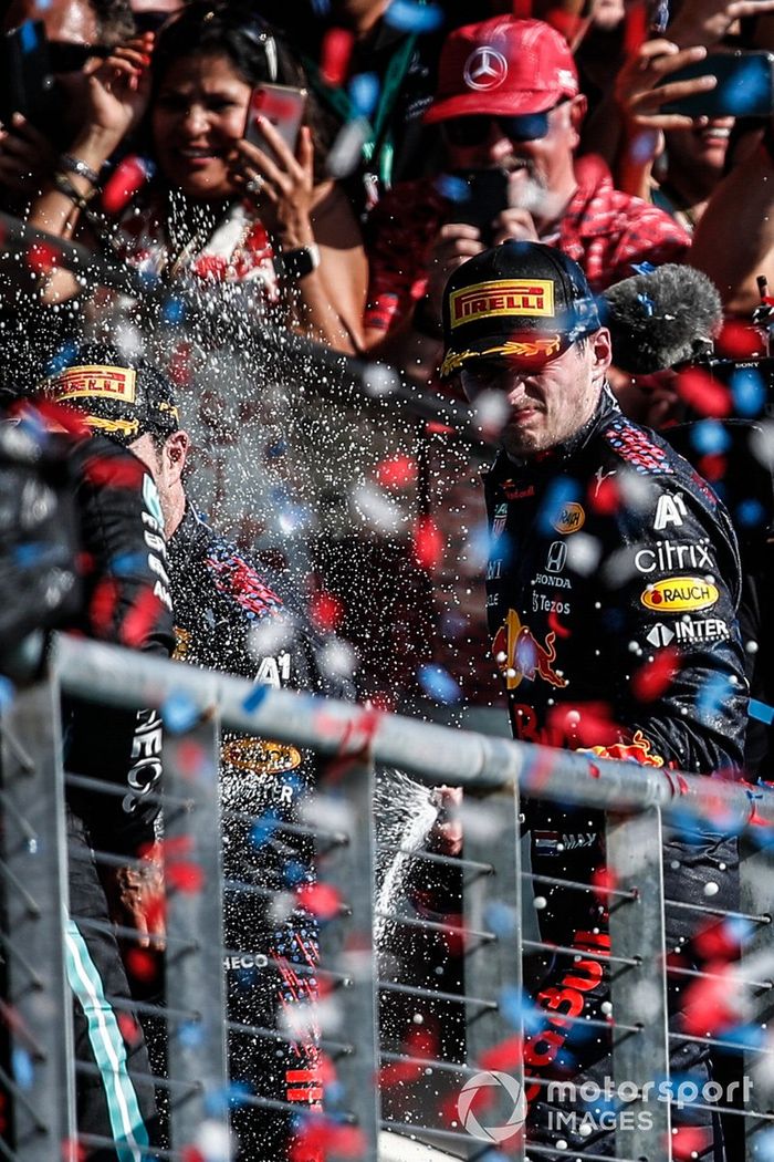 Podio: ganador Max Verstappen, Red Bull Racing