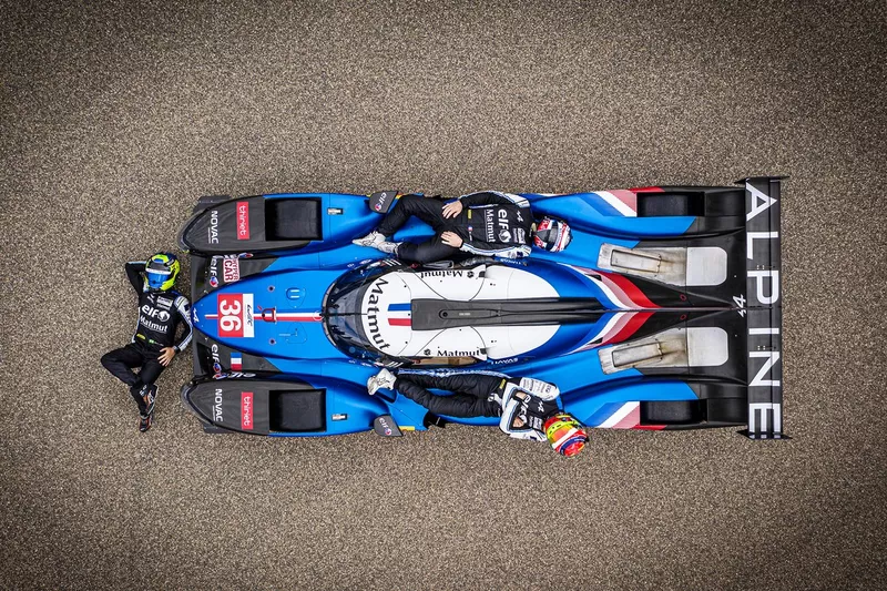 André Negrão, Nicolas Lapierre et Matthieu Vaxiviere avec l'Alpine A480 LMP1