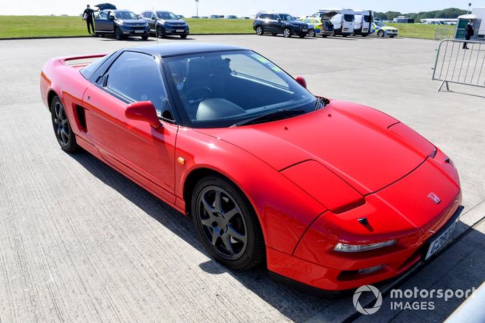  Sergio Pérez, Red Bull Racing, en un Honda NSX